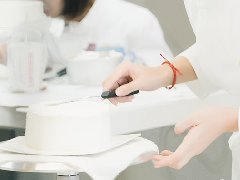 学做蛋糕好找工作吗?蛋糕师发展前景如何?